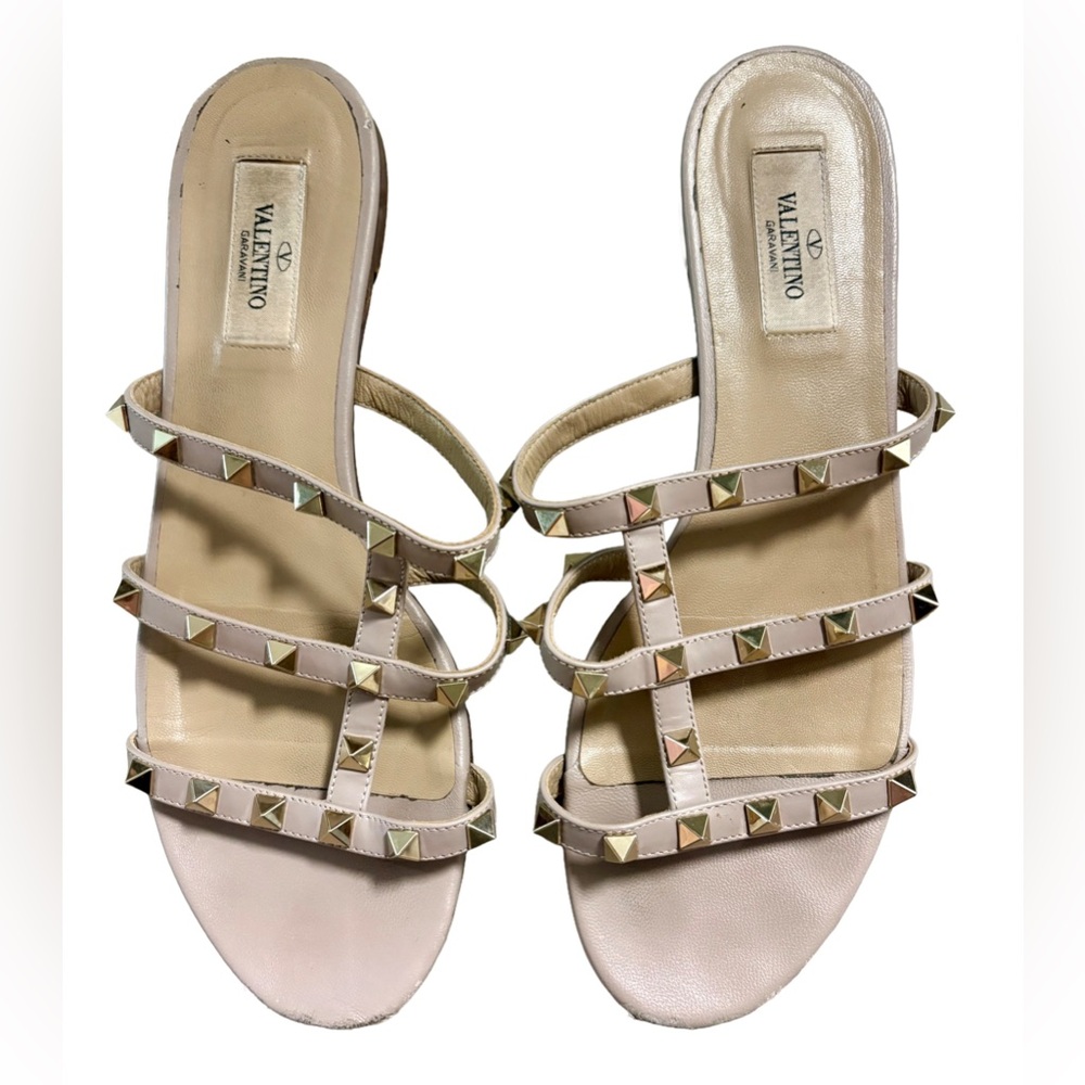 Valentino Garavini Rockstud Caged Flat slide Sandals, Color Poudre, Size 38.5